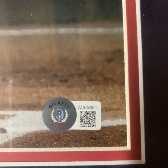 Ronald Acuna Autograph Signed Atl Braves 16x20 Spotlight Photo Framed Beckett - Picture 2 of 4